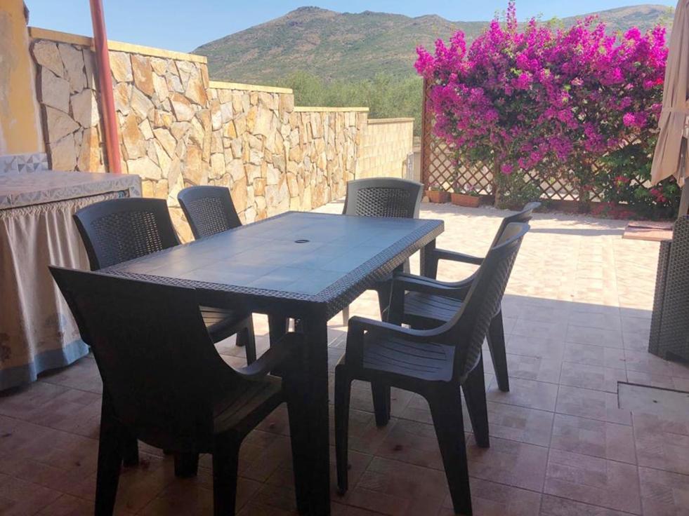 B&B Il Mirto Bianco San Giovanni Suèrgiu Eksteriør bilde